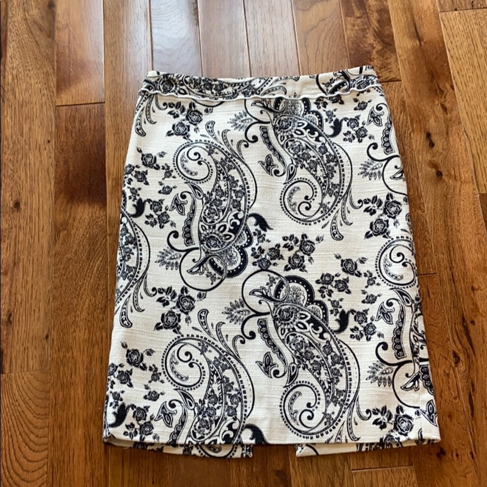 White House Black Market skirt
